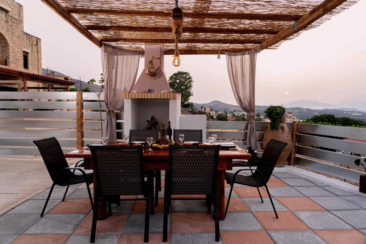 Haritos Holidays Home Pombia Exterior foto