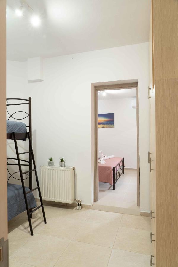 Haritos Holidays Home Pombia Exterior foto