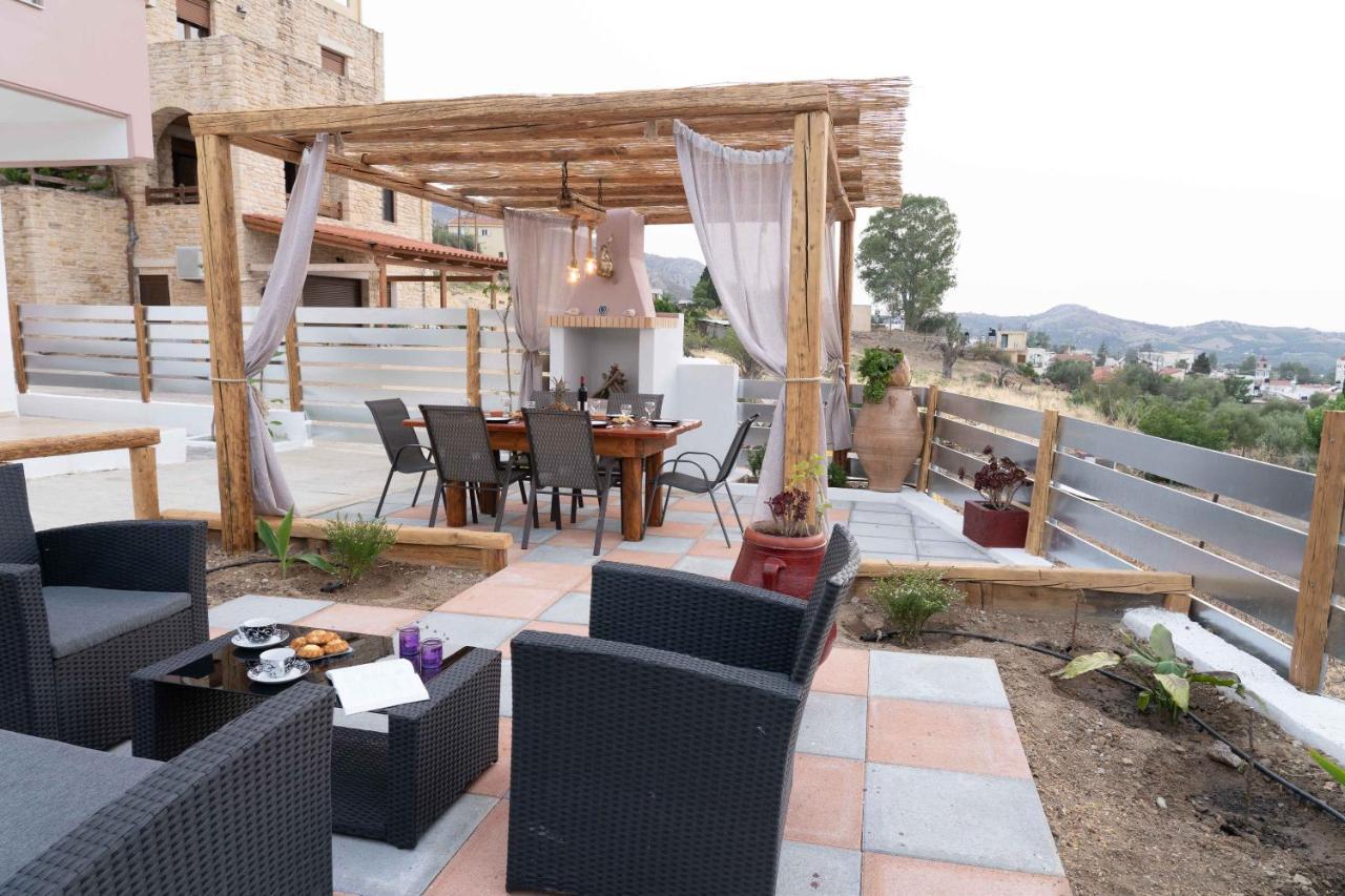 Haritos Holidays Home Pombia Exterior foto